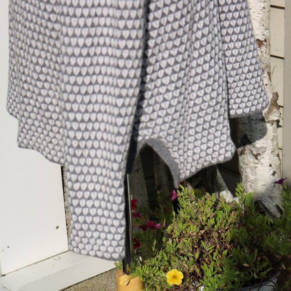 Fat Face Grey & White Triangle Pattern Turtleneck Cotton Blend Sweater Sz 14 - Picture 4 of 7